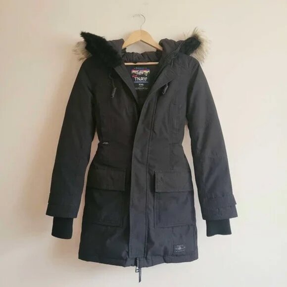 Aritzia TNA Bancroft Parka in Black - Picture 4 of 8